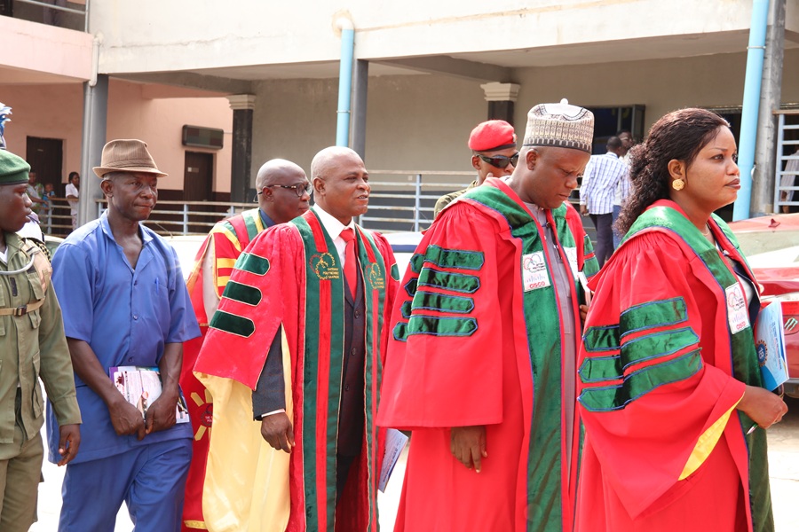 Rector Delivers Charge to 18th Matriculation Class
